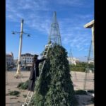 video au inceput lucrarile pentru amenajarea targului de craciun in piata ovidiu 6916f39dcabbe