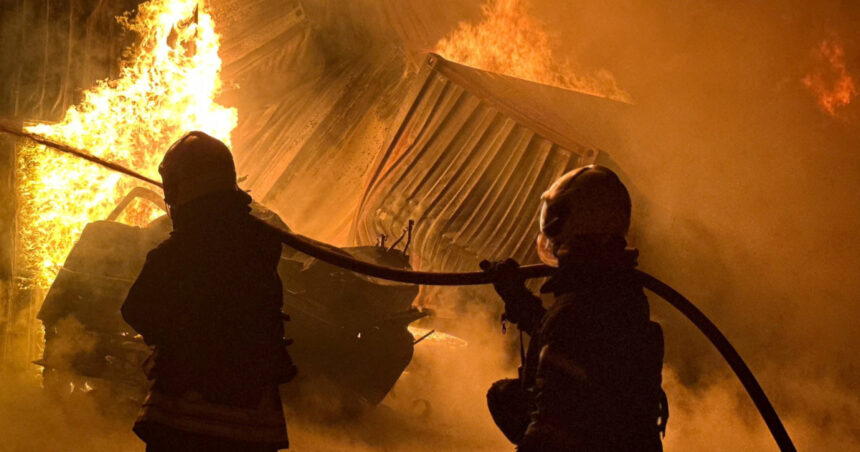 video bombardamente in 8 orase ucrainene 10 morti rusia a atacat cu sute de drone si rachete anunta volodimir zelenski 691d97f7acb62