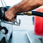 video carburanti tot mai scumpi litrul de motorina a trecut de 8 lei romanii platesc mai mult la pompa chiar si decat suedezii 691ede789030b