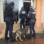 video constanta zeci de perchezitii cu mascatii la o grupare care exploata sexual minore si vindea droguri ce transmite oficial ipj constanta 691db2f449da6