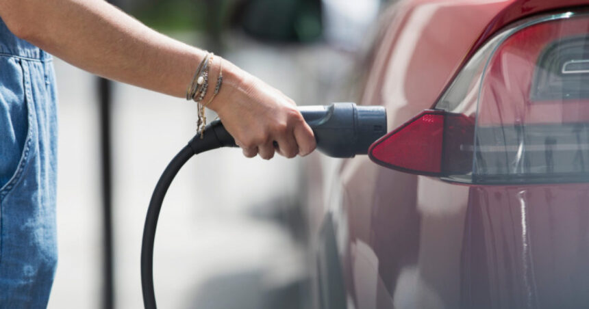 video cresc taxele pentru soferi impozitul pe masinile hibrid ar urma sa fie majorat masiv si vehiculele electrice sunt vizate 69258095896c8