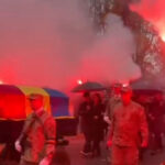 video emeric ienei a fost condus pe ultimul drum cu onoruri militare la oradea o bucata din gazonul de pe ghencea asezata in mormant 690f60db93b90