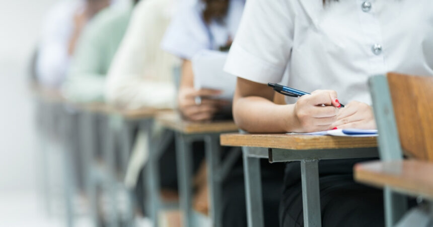 video emotii pentru viitorii medici peste 10 000 de candidati sustin astazi examenul de rezidentiat mesajul ministrului sanatatii 6919a6a7b876c