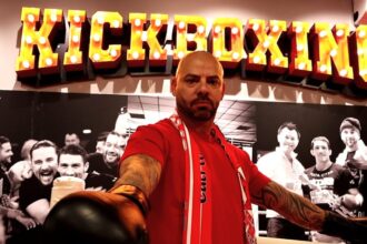 video exclusiv giani kirita face spectacol in sala de kickboxing daca nu facea fotbal putea face cariera in sporturile de contact 6908889ac1a85