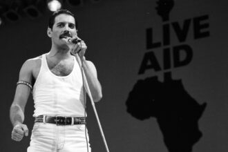 video freddie mercury celebrat pe o moneda unica royal mint marcheaza 40 de ani de la concertul live aid 691cc81e2dd96