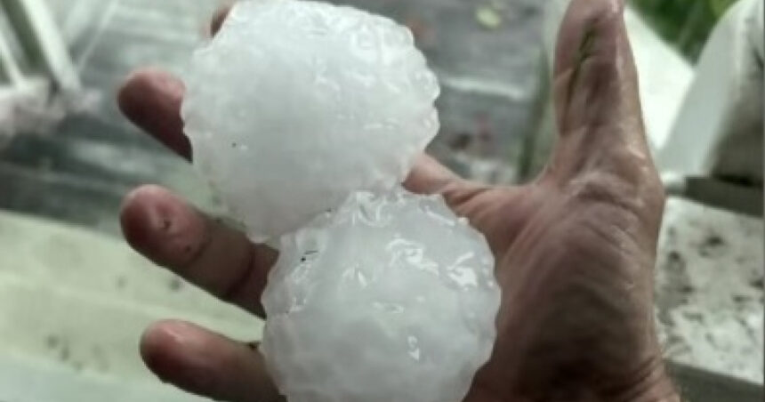 video grindina gigantica loveste australia peste 95 000 de locuinte din queensland au ramas fara electricitate 69258e92e4655