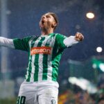 video liviu antal la la la la la celebrare fantastica a fanilor dupa al optulea meci consecutiv cu gol pentru roman 69084cd652cd0