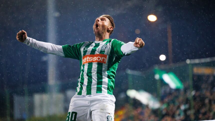 video liviu antal la la la la la celebrare fantastica a fanilor dupa al optulea meci consecutiv cu gol pentru roman 69084cd652cd0