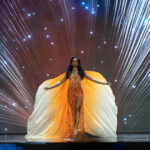 video miss jamaica surprinsa in timp ce cade de pe scena in timpul rundei preliminare a concursului miss universe nu are oase rupte 692065af2200c