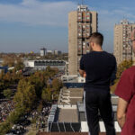 video miting cu zeci de mii de participanti in serbia pentru comemorarea tragediei de la novi sad 69062d50e0d10