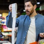 video nu mai cumparam ca n avem cu ce romanii strang cureaua din cauza scumpirilor cheltuie mai putin ce taie de pe lista 691415a43c2a1