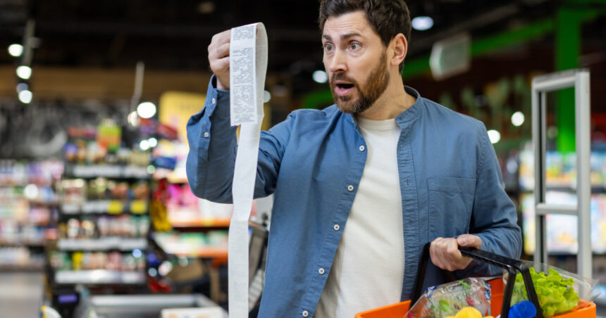 video nu mai cumparam ca n avem cu ce romanii strang cureaua din cauza scumpirilor cheltuie mai putin ce taie de pe lista 691415a43c2a1