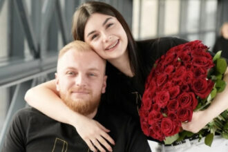 video nu pot ingenunchea dar vrei sa te mariti cu mine un soldat ucrainean care si a pierdut picioarele in razboi cere mana iubitei sale 6907e140d283c