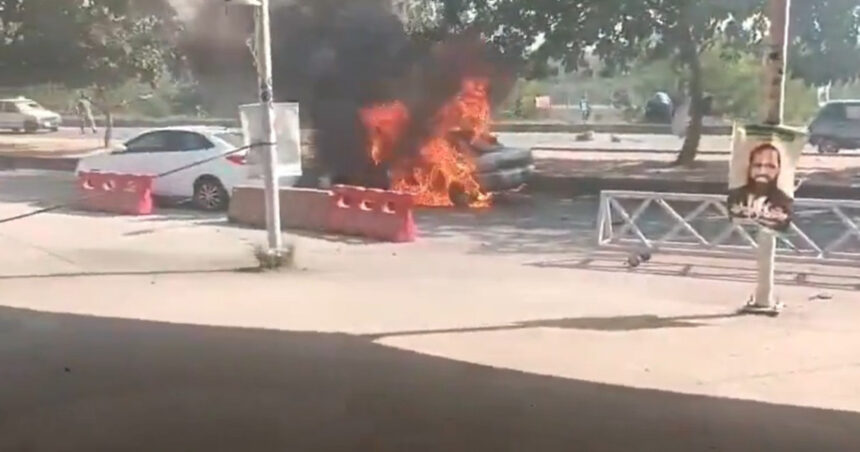 video o masina a sarit in aer in fata unui tribunal din capitala pakistaneza 69131297779bd