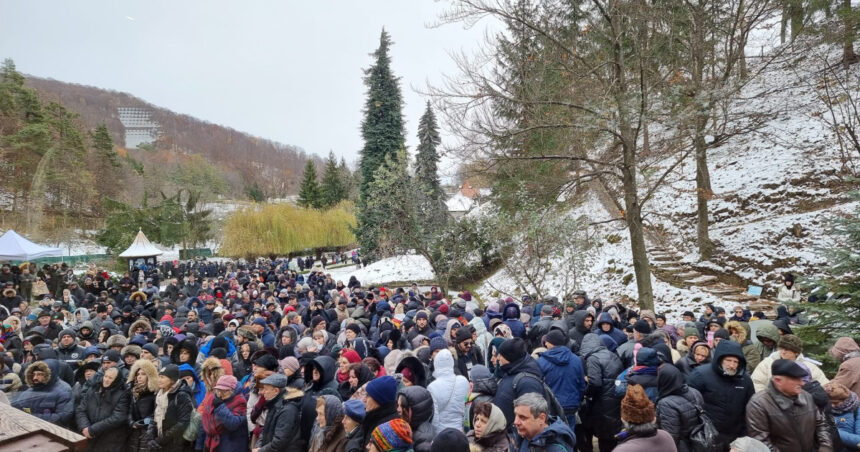 video pelerinaj la manastirea prislop mii de credinciosi asteapta canonizarea parintelui arsenie boca 6929e2025bd77