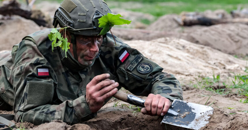 video polonia lanseaza cel mai mare program de instruire militara voluntara din istoria sa supravietuire prim ajutor securitate digitala 690ca8b02568e