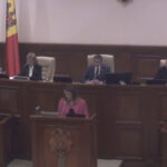 video presedintele parlamentului european discurs in limba romana in legislativul de la chisinau metsola a fost ovationata in picioare 690dc228d8c48