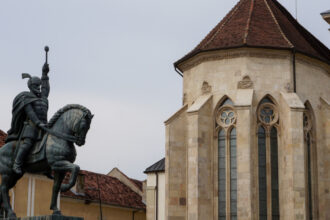 video puterea si opozitia prezente la manifestatiile de 1 decembrie din alba iulia ce lideri vor fi in capitala unirii 692c342480697