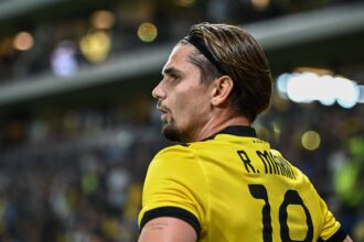 video razvan marin si aek atena meci jenant pe teren propriu in conference league 690daede5b790