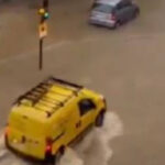 video spania maturata de inundatii strazi sub apa copaci cazuti zboruri si cursuri universitare anulate 690d9ecadd479