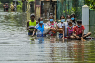 video sri lanka lovita de inundatii puternice 69 de morti cel putin 18 000 de persoane au fost evacuate catre adaposturi temporare 692a019a15640