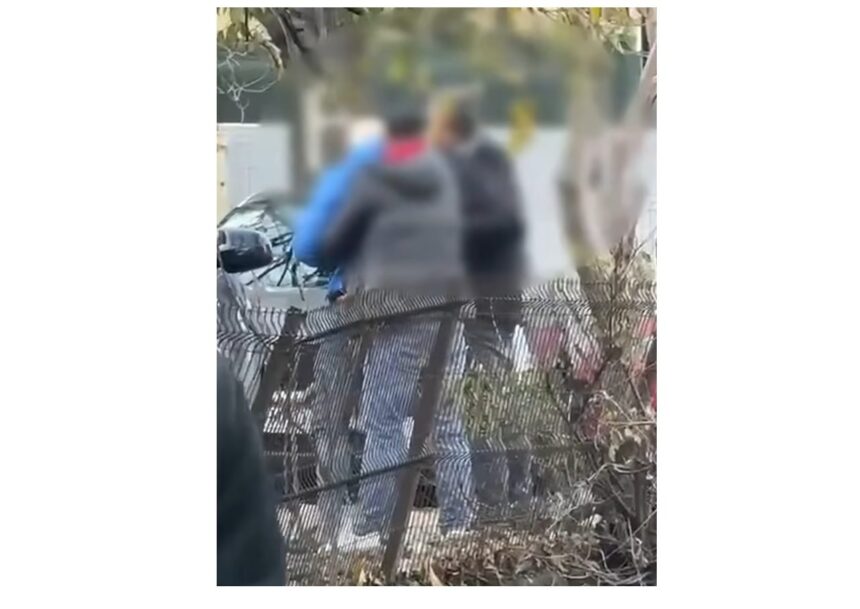 video tentativa de furt si agresiune un tanar a incercat sa fure scuterul unui livrator 6916059fd997c