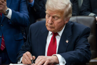 video trump a semnat legea care pune capat celui mai lung blocaj guvernamental din istorie 69156ba825d36