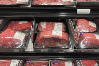 video trump reduce tarifele la carne de vita cafea si alte produse alimentare pe fondul ingrijorarilor privind inflatia 6918a9685a97e