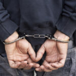 video un barbat abia eliberat din inchisoare a fost arestat din nou chiar la poarta penitenciarului deva care este motivul 690b06764798a