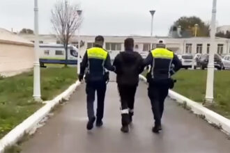video un barbat din mangalia prins conducand haotic in cartierul colonisti avea o alcoolemie uriasa si a fost retinut de politisti 691d8511ae969