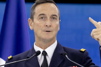 video un general francez spune ca tara trebuie sa accepte pierderea de vieti printre tineri intr un razboi daca nu suntem in pericol 692080c659136