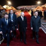 video vladimir putin primit cu vulturi dresati cai si caini de paza in kirgizstan ceremonie grandioasa pentru liderul rus 6925ea1ce80a8