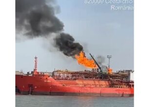 videofoto alerta la tulcea localitatea plauru va fi evacuata dupa ce o nava cu 4 000 de tone de gpl a fost lovita de o drona 691aeb8f238e2