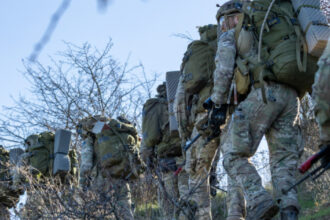 videofoto exercitiu nato in alba militari romani francezi si portughezi au construit in timp record un pod plutitor peste raul mures 6910a0c7073a2