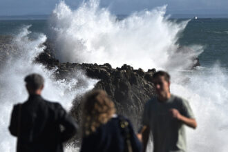 videofoto furtuna claudia face ravagii trei morti si zeci de raniti in portugalia evacuari in marea britanie din cauza inundatiilor 6918d3a17f5db