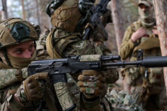 vladimir putin a trimis trupele speciale la granita cu lituania exercitiile organizate de fortele ruse 69174d6bbff65