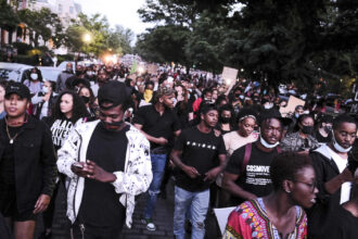 12 agenti fbi spun ca au fost concediati pentru ca au evitat confruntarea cu protestatarii in timpul manifestatiilor din 2020 6937eb17b5105