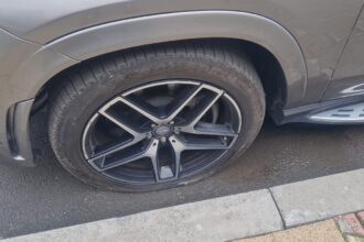 27 de autoturisme parcate au fost vandalizate intr o singura noapte politistii ii cauta pe faptasi 6935832f2c039
