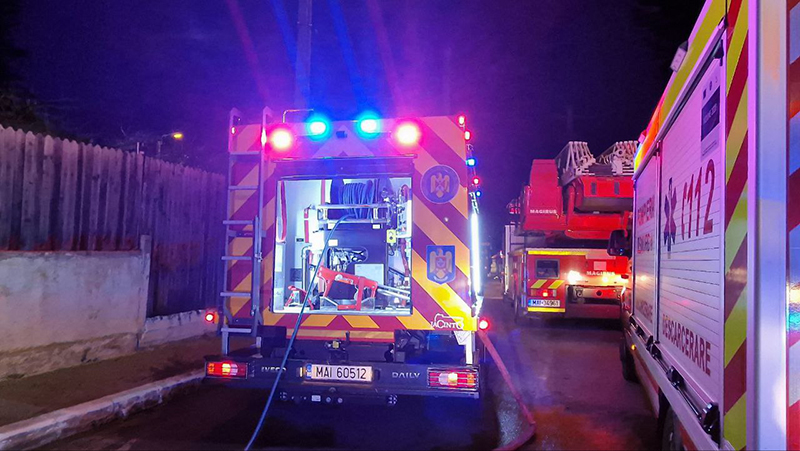 alerta 112 la ostrov un magazin mixt a fost cuprins de flacari noaptea trecuta 69351cef3cef7