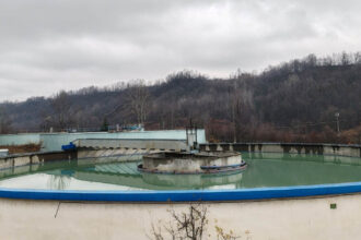 alimentarea cu apa a fost reluata partial in prahova dar autoritatile avertizeaza ca nu este inca potabila 69332014e0c44