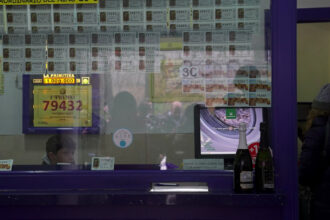 am trecut de la cel mai mare noroc la un cosmar cum a pierdut un sat din spania sansa sa castige 34 de milioane de euro la loterie 69556742a840e