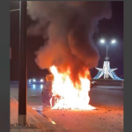 autoturism cuprins de flacari in zona auchan aproape de sensul giratoriu spre cumpana 69387a1e7416c