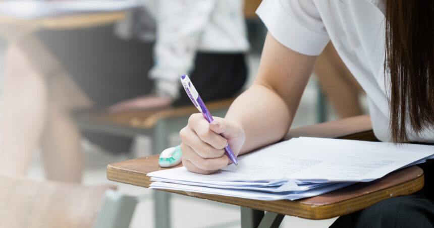 calendar simulare evaluare nationala 2026 cand incep elevii probele scrise la romana si matematica 693cf5371a060