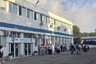 ce spune conducerea ct bus sa despre plata salariilor angajatilor companiei 692eeb3d5c97b