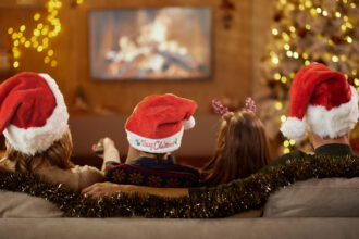 cele mai indragite filme de craciun din toate timpurile productii de vizionat in decembrie 2025 693d03448de8d