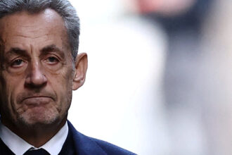 cum am ajuns aici nicolas sarkozy face dezvaluiri despre timpul petrecut in inchisoare am fost frapat griul devora totul 69342ea86d185