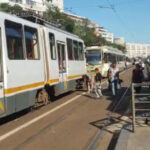 doua tramvaie s au ciocnit in bucuresti un copil a ajuns la spital 692dcf7c4f745