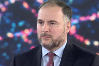 exclusiv rares hopinca primarul psd al sectorului 2 este cazul ca doamna ministru buzoianu sa plece trebuie sa existe o raspundere politica 693885ec314be