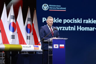foto coreea de sud si polonia au semnat un acord de 4 miliarde de dolari pentru producerea de rachete ghidate 6953d649cf6c1