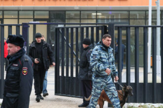 foto un copil a fost ucis intr un atac la o scoala din regiunea moscova atacatorul un adolescent de 15 ani si a recunoscut vina 6941997c881a0